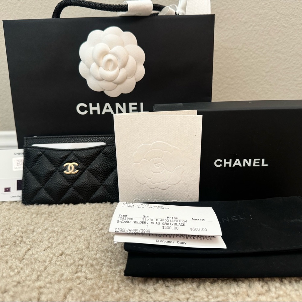 CHANEL Black Quilted Leather Card Holder